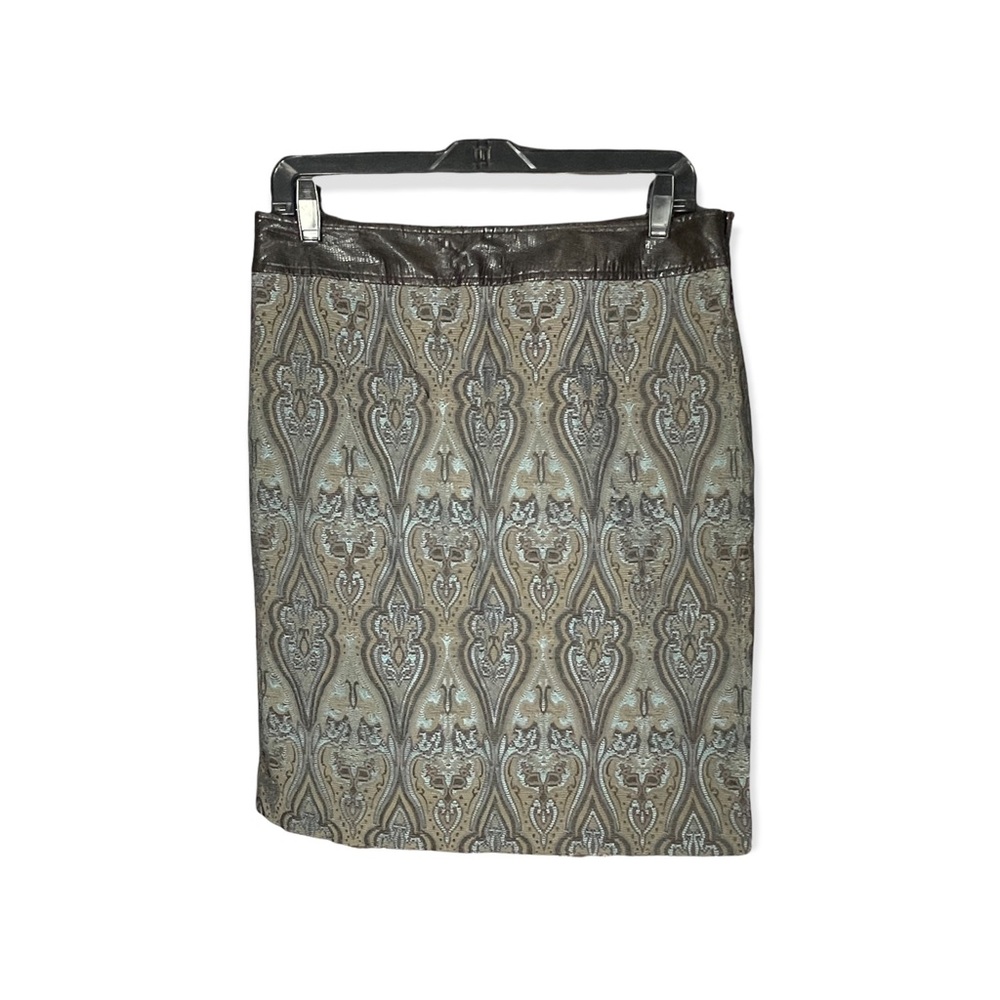 Beautiful paisley print skirt